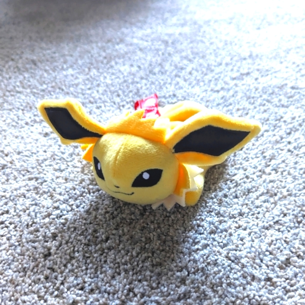 Jolteon plushie keychain pokemon center kawaii 2015